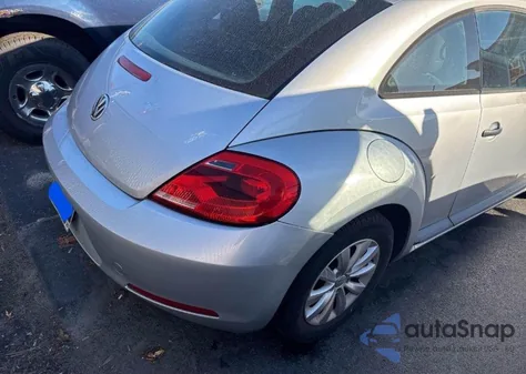 2013 Volkswagen Beetle z USA, uszkodzony, nr VIN 3VWFP7AT0DM636778